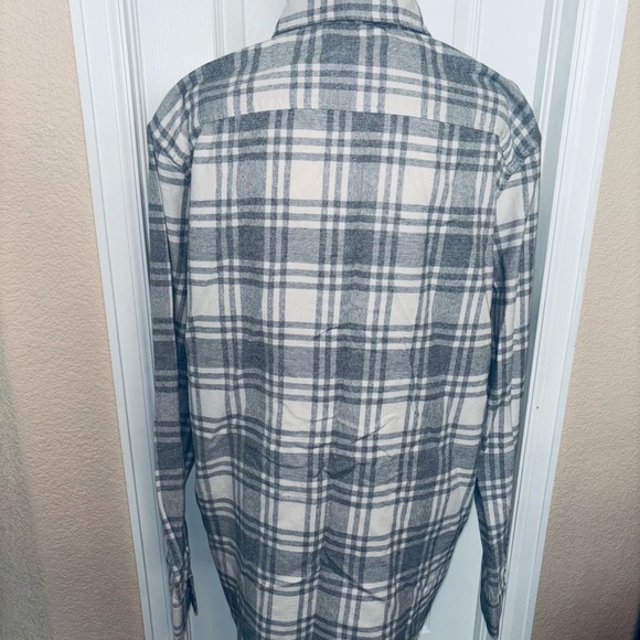 American Eagle Outfitters Gray and White Plaid Shirt - Picture 3 of 3